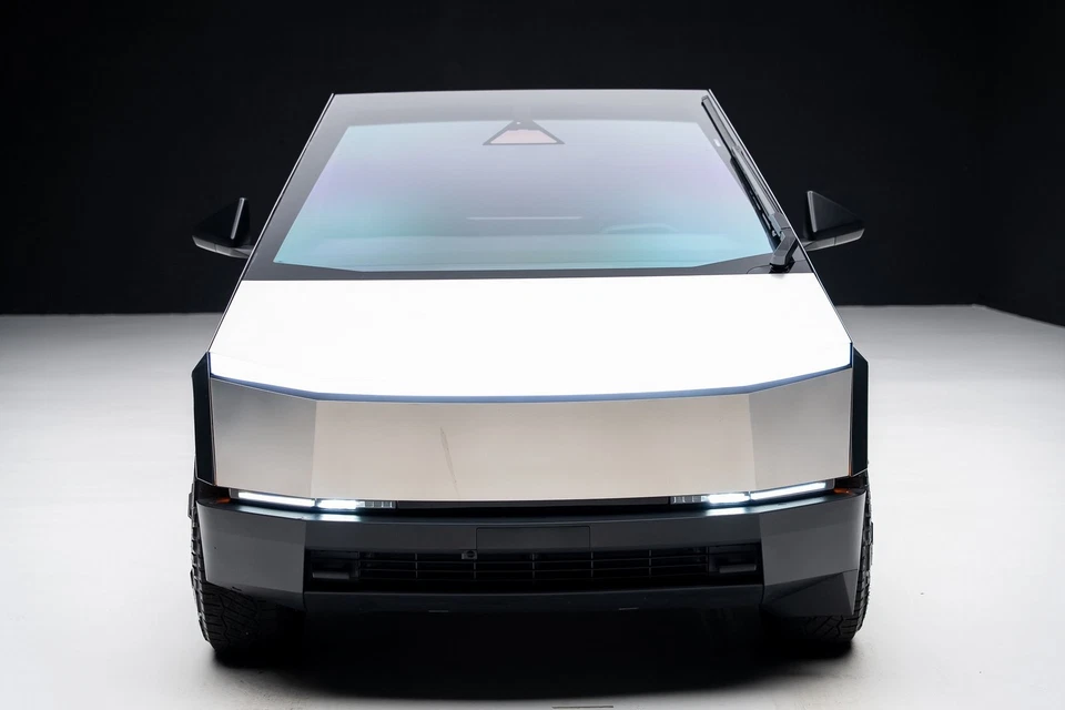 Tesla Cybertruck 2024 Foto 3 de 4