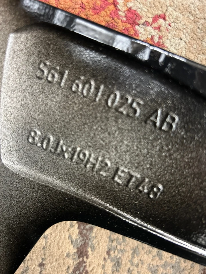 Volkswagen Passat 2020 2021 2022 OEM 19" Wheel 70070 96522 561601025ABFZZ - Image 3 of 4