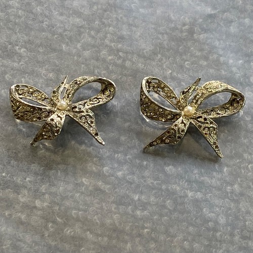Vintage Sewing Embellishment Metal Bows with Pearl Accents Set of 2 Ornate - Picture 7 of 12