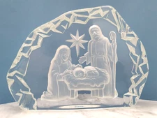 Vintage Nativity Manger L. E. Smith Crystal Glass Iceberg Classic Traditional