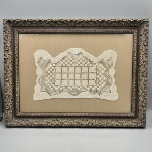21" Framed ANTIQUE HAND-MADE FLORAL BLOCKS LACE DOILY Ivory NEEDLEWORK Silk Mat