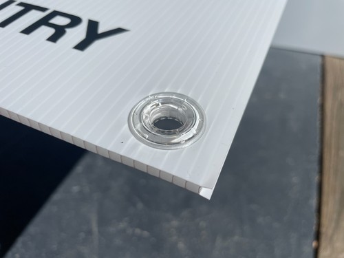 DANGER BUILDER CONSTRUCTION SITE SAFETY SIGN 5MM THICK CORFLUTE WITH EYELETS - Picture 2 of 6