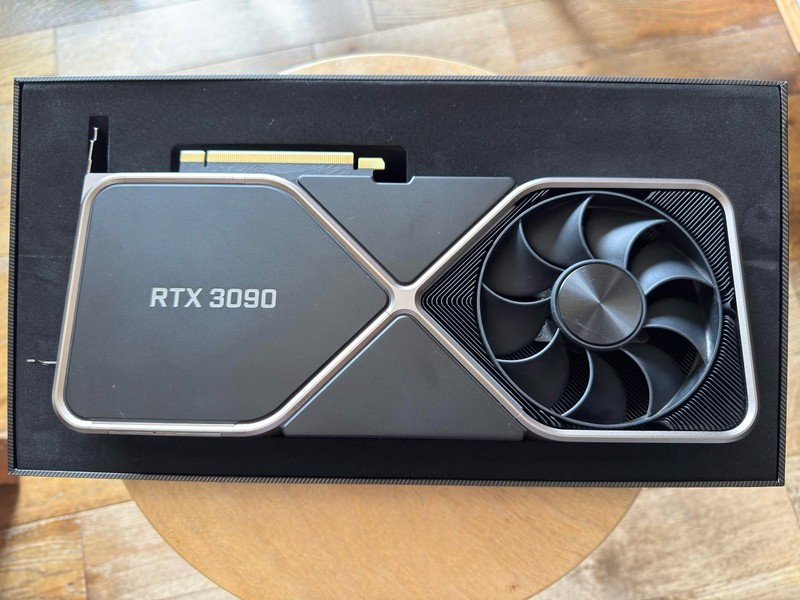 NVIDIA GeForce RTX 3090 Founders Edition 24GB GDDR6X GDDR6X Graphics Card