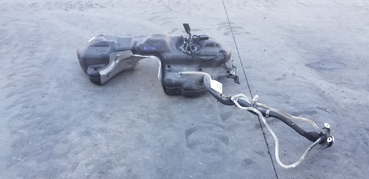 Bentley Bentayga Fuel tank