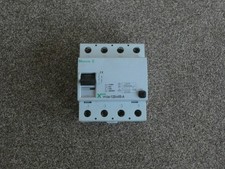 Interruttore di protezione originale MOELLER X POLE PFDM-125/4/05-A #AU1