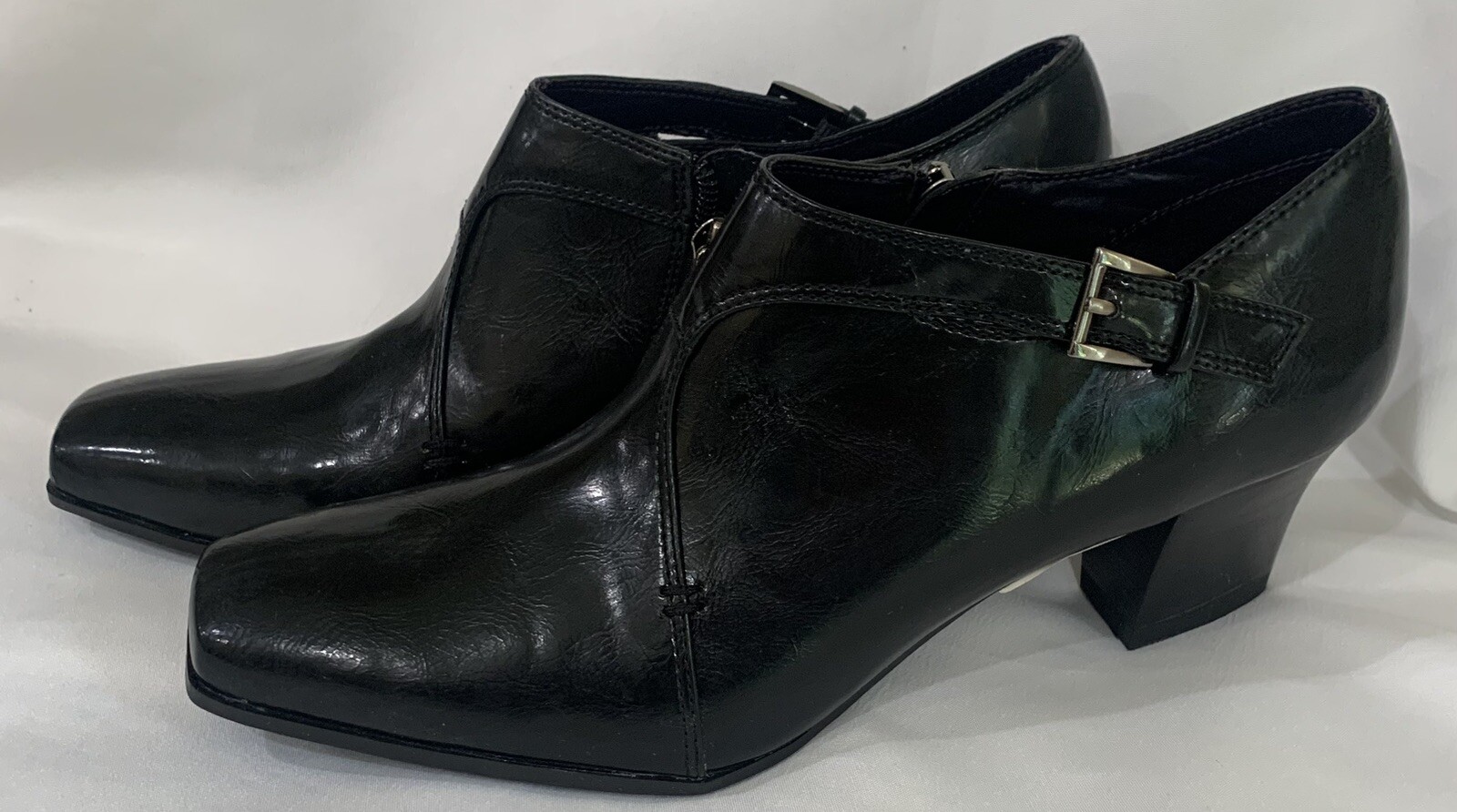 Vintage Y2K Etienne Aigner Black Patent Ankle Boot Zip Side Sz 9M 2.5” Heel