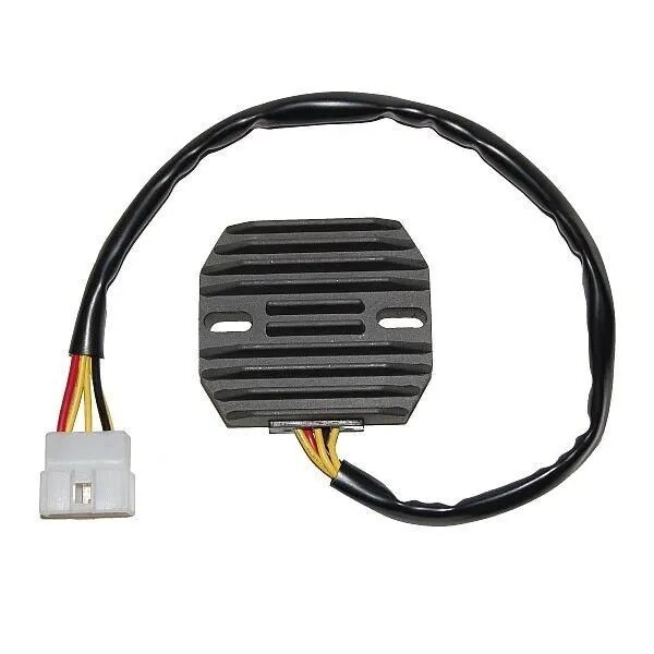 Régulateur de tension Yamaha FZS 1000 : solution aux pannes de batterie 01-05