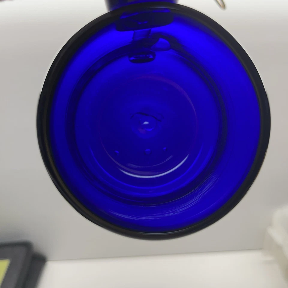 Par de tazas vintage sopladas a mano hechas a mano azul cobalto hechas en Europa como nuevas Foto 4 de 4