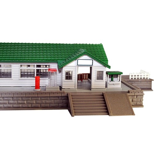 N Gauge Country Railway Station Building with Telephone Kiosk & Post Box - Picture 4 of 5