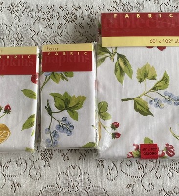 Cherry Pie 60X102 Oblong Elrene Home Fashions Tablecloth+16 Napkin New 