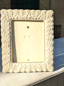RARE LARGE  SIZE LENOX CERAMIC GOLD TRIMMED  ORNATE WHITE PICTURE  FRAME 11X13