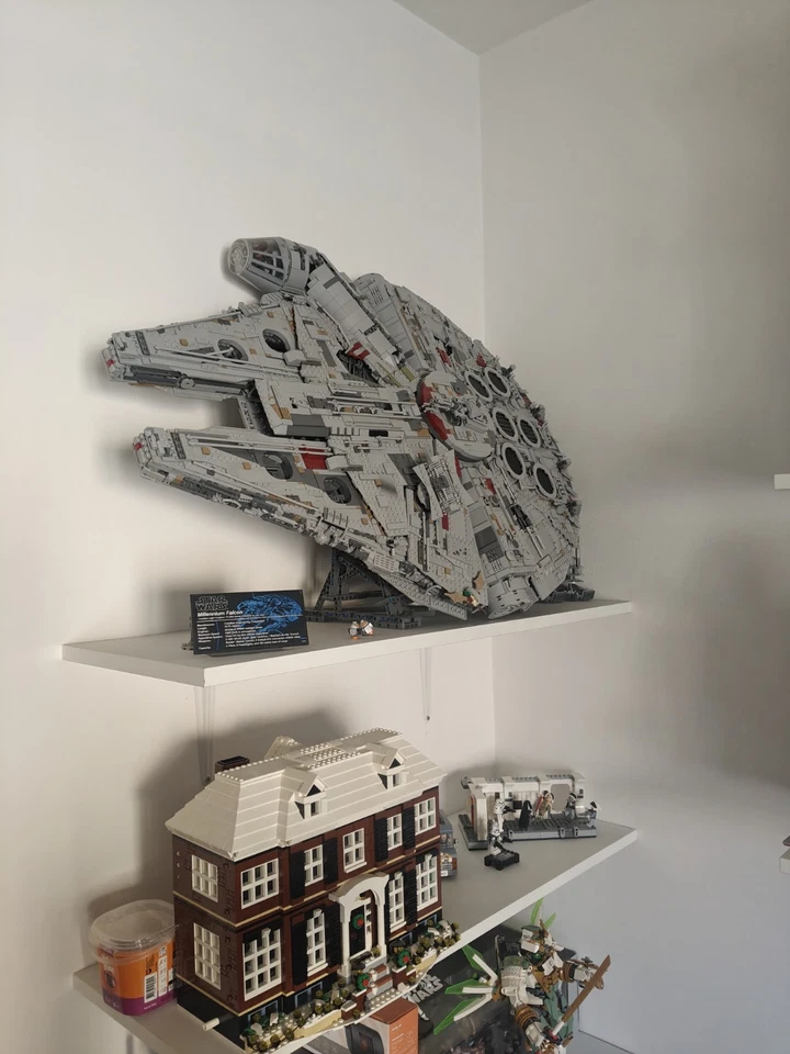 LEGO Star Wars 75192 Millennium Falcon, foto 2 di 3