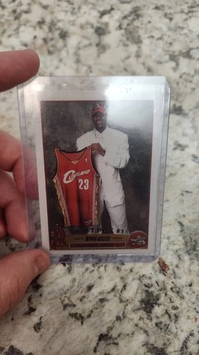 2003-04 Topps - Draft Pick LeBron James #221 (RC)
