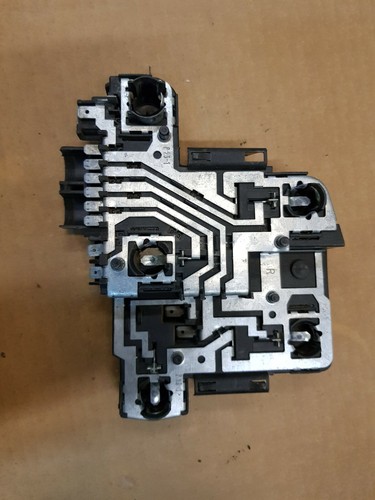 VW GOLF JETTA MK2 1.8 LAMPENTRÄGER RECHTS FÜR RÜCKLEUCHTE 165945258