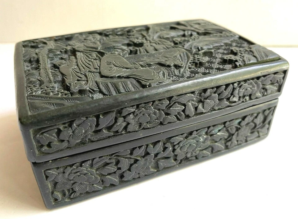 Antigua caja de cigarrillos china tallada en laca de cinabrio negra, años 1900-1920, rara Foto 2 de 4