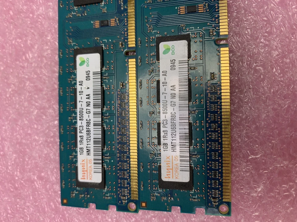 Lot( 4 ) 1GB Hynix HMT112U6BFR8C-G7 1Rx8 PC3-8500U DDR3 non-ECC Desktop RAM - Image 2 of 4
