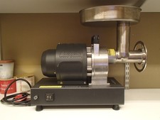 Cabela's 1/2 HP Commercial Meat Grinder M#04154239  #8 with Accessories