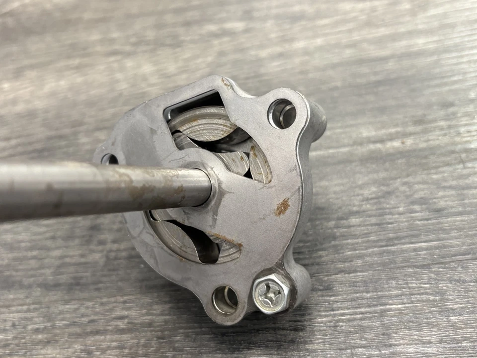 Genuine Honda 2003-2006 CBR600RR OEM Oil Pump 15100-MEE-000 - Good * - Изображение 4 из 4