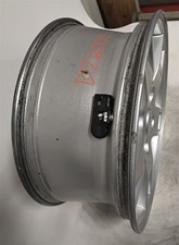 2005 Jeep Grand Cherokee 17x7.5 Aluminum Wheel Laredo Used 1157259 2005 Jeep Grand Cherokee 17x7.5 Aluminum Wheel Laredo Used 1157259