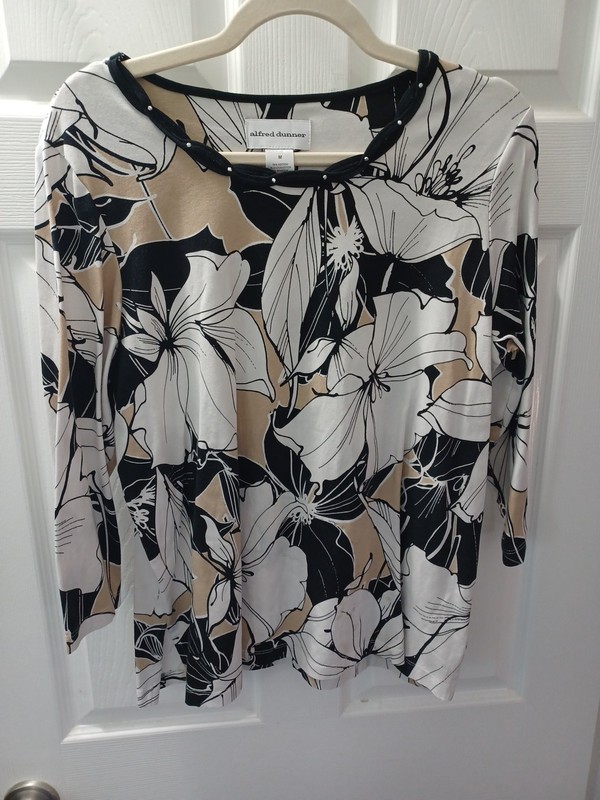 Alfred Dunner Women's Floral 3/4 Sleeve MEDIUM, Beaded Neck Line.