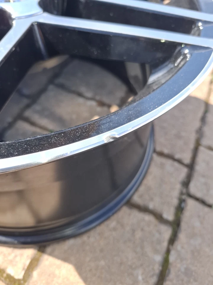 Reifen Auf Felgen  275 / 40 ZR 17 - Bild 4 von 4