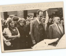 Foto de prensa Familias Buenos Aires Funeral Barco Hundido General Belgrano 1982