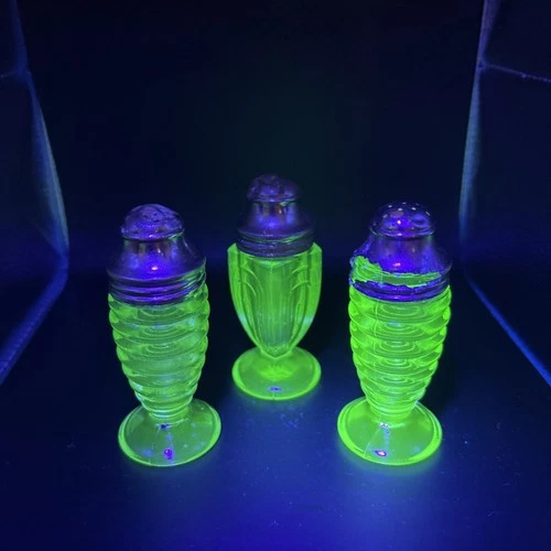 VINTAGE URANIUM HAZEL ATLAS SHAKER SET OF THREE