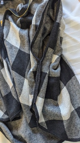 Jones New York Black Cream Buffalo Plaid Full Zip Poncho Size S/M - Picture 4 of 10