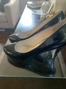 black pumps size 2