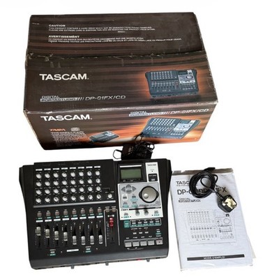 Komplett verpackt - TASCAM DP-01FX CD-Multitrack-Recorder mit Adapter & Handbuch