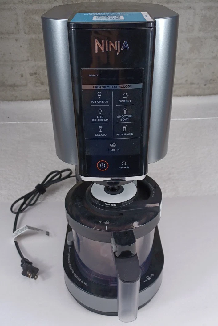 Ninja CREAMi, Ice Cream Maker, 7 One-Touch Programs - NC301 New w/accessories