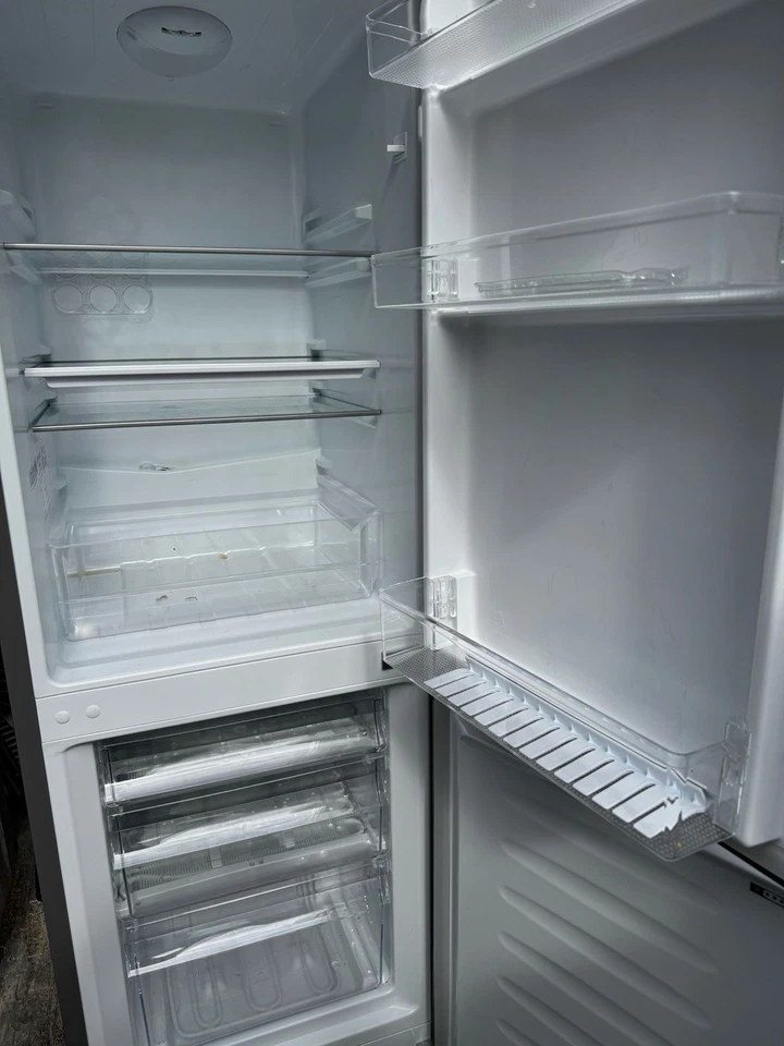 Ich verkaufe einen neuen Kühlschrank, den ich erst vor 1 Monat für 250 Euro  - Bild 4 von 4