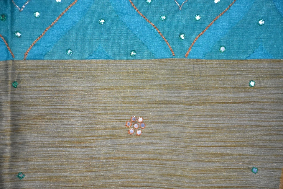 Sari de seda pura múltiple trabajo bordado lentejuelas diseño textura tradicional Foto 4 de 4