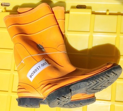 Bata dielectric steel shank high top rubber electricians boots Size 7 orange