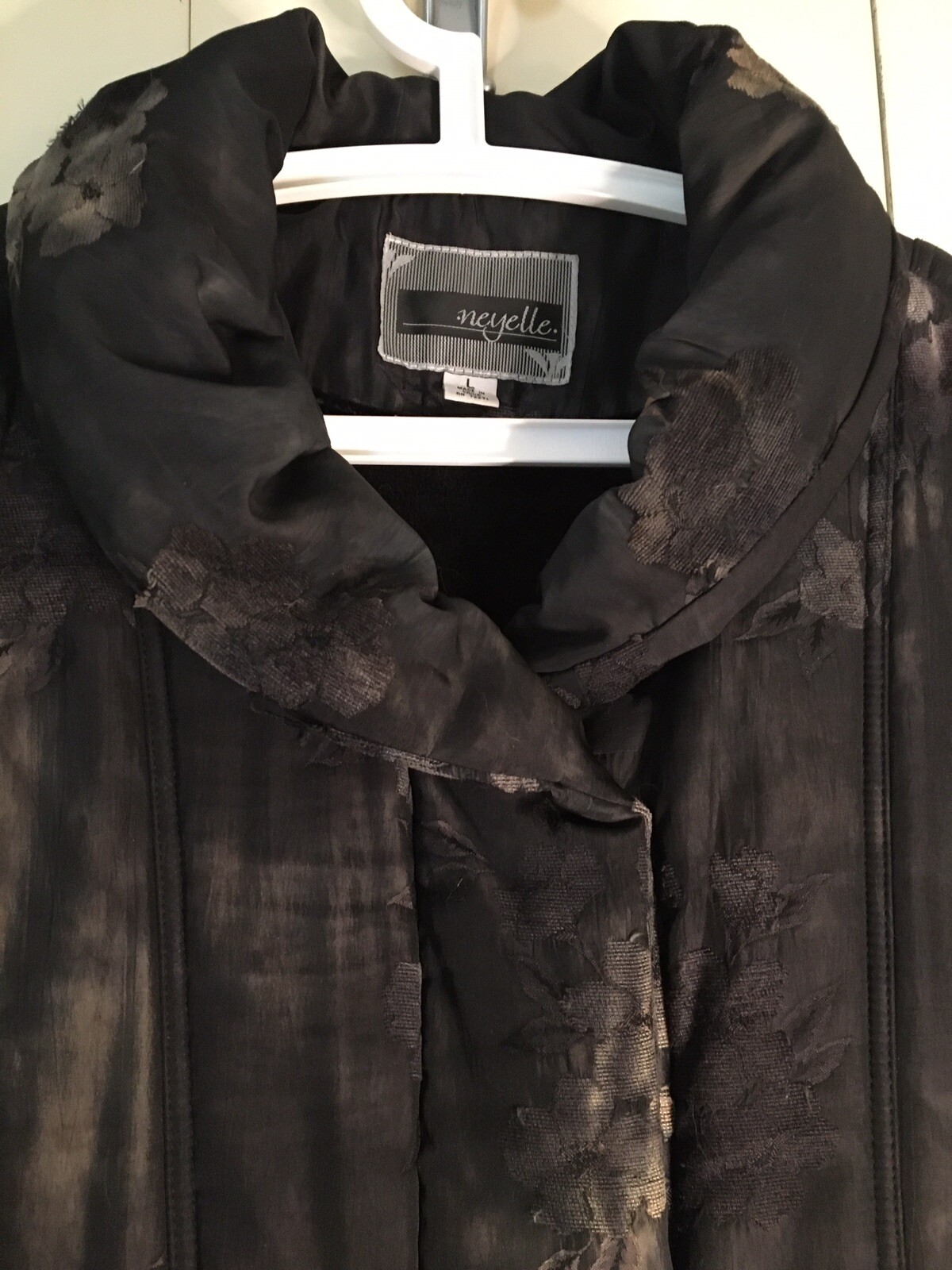 Neyelle Large Poly Filled Boho Jacket Floral Etch… - image 4