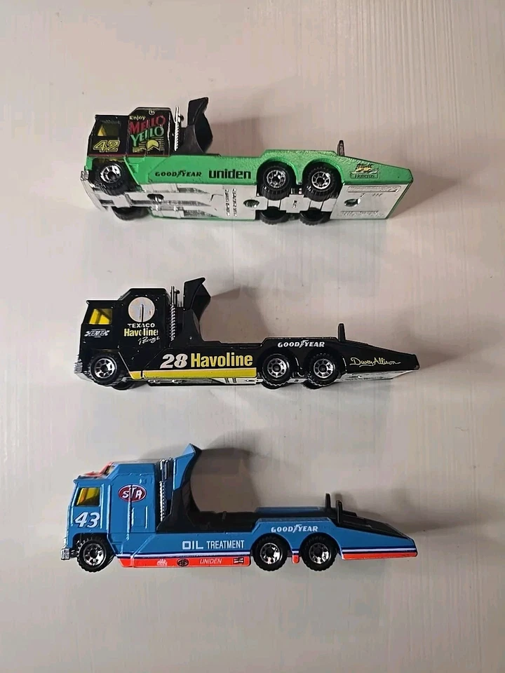 Лот из 3 1983 Matchbox Kenworth Racing Transporter Petty STP 43 Havoline Mello - Изображение 2 из 4