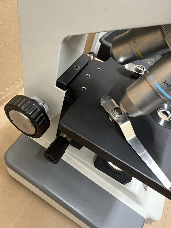 Microscopio compuesto óptico nacional Foto 4 de 4