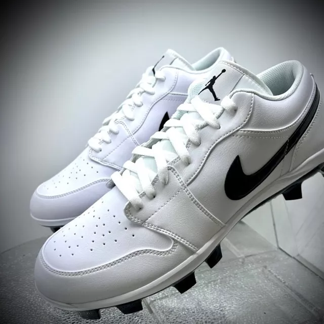 All white best sale mens baseball cleats