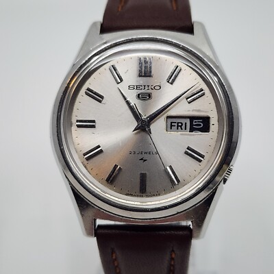 Vintage SEIKO 5126-7010 Men's automatic watch day/date 23Jewels
