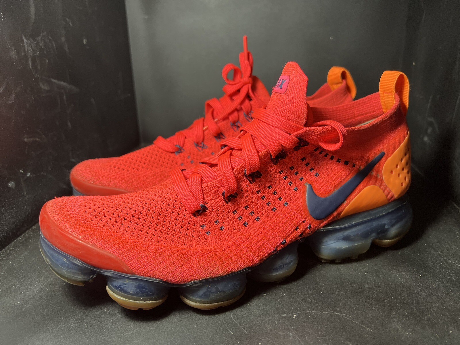 red orbit vapormax