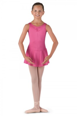Bloch Mädchen Turnanzug mit Rock Himbeere (rosenrosa) vorne gerafft BU902C