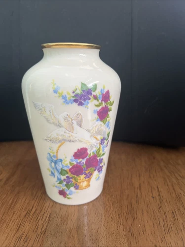 Lenox "Birds of Love" Limited Edition 6" Vase Ivory Porcelain #37 Vintage NWOB