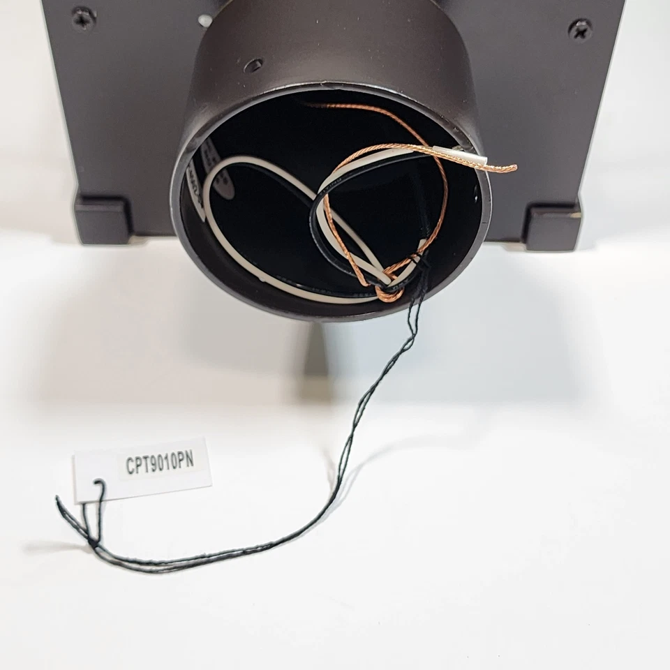 Linterna de poste exterior de bronce palladiano de 1 luz con punta de cedro Quoizel Foto 4 de 4