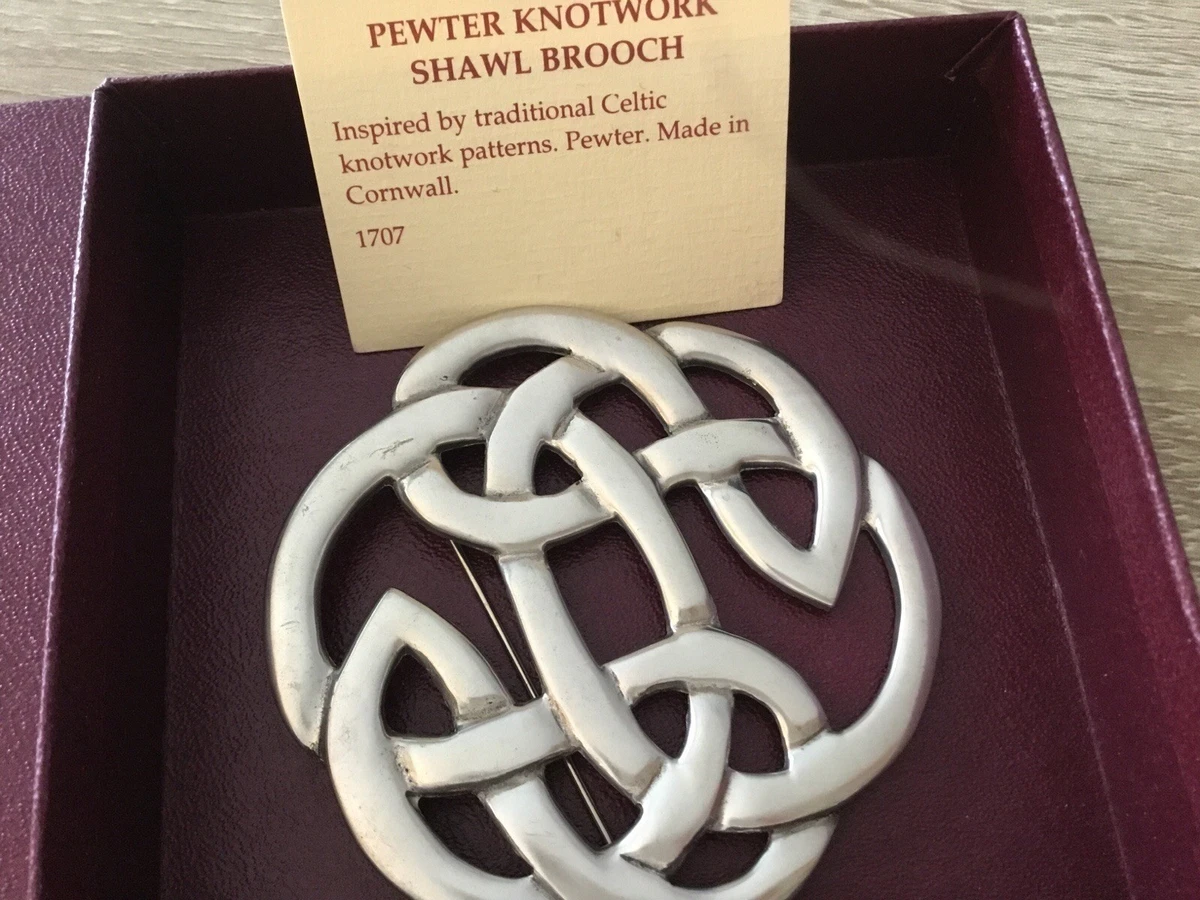 vtg St.Justin Pewter grande broche bouclier de bataille vintage celtic brooch vtg St.Justin Pewter grande broche bouclier de bataille vintage celtic brooch