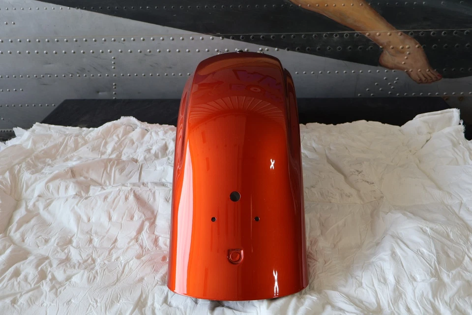 Guardabarros trasero Harley-Davidson FLTRXSE CVO ROAD GLIDE 59500274EGX nuevo fabricante de equipos originales 2018 Foto 4 de 4