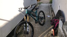 Santa Cruz Nomad V2 Custom Build Fox 36/ Marzocchi Bomber CR/ Halo Rims
