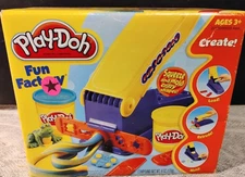 Vintage 2005 Play-Doh Play Doh Fun Factory Set With Play-Doh NOS 