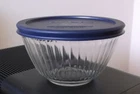 💥💥 PYREX 💥💥  7401-S Ribbed Glass Serving Bowl with Plastic Lid