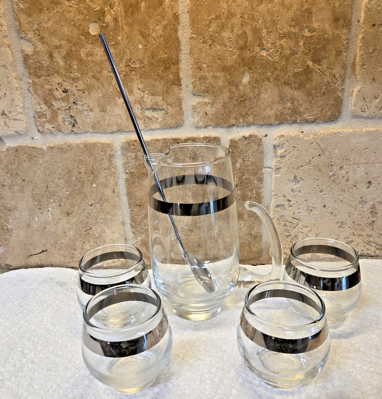 LIBBEY ROLY POLY Martini  Pitcher & 4 Glasses Silver Banded Bar Set EUC w/spoon