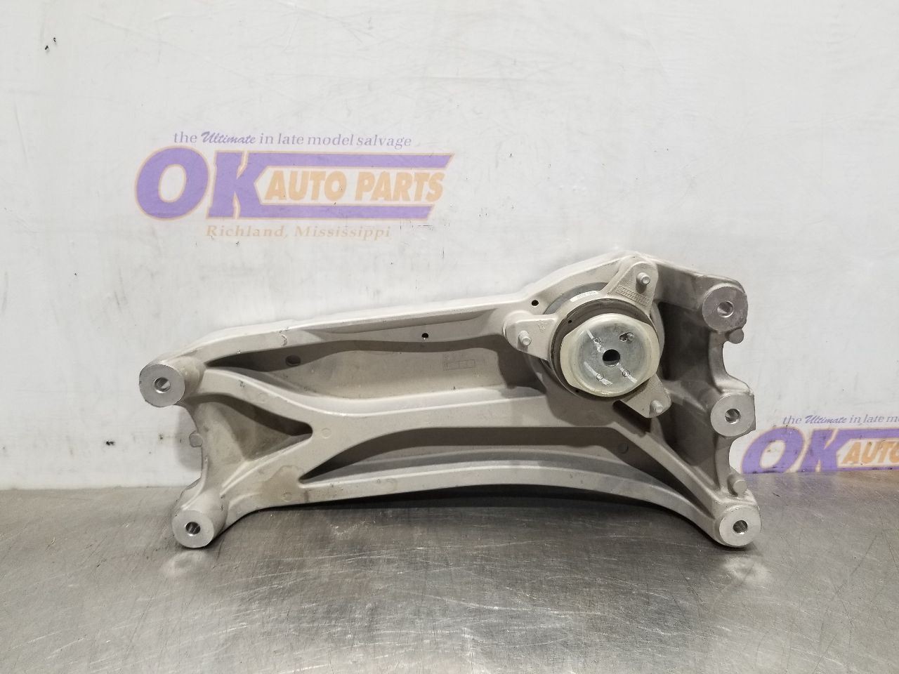 22 2022 MASERATI LEVANTE 3.8L TRANSMISSION CROSSMEMBER MOUNT